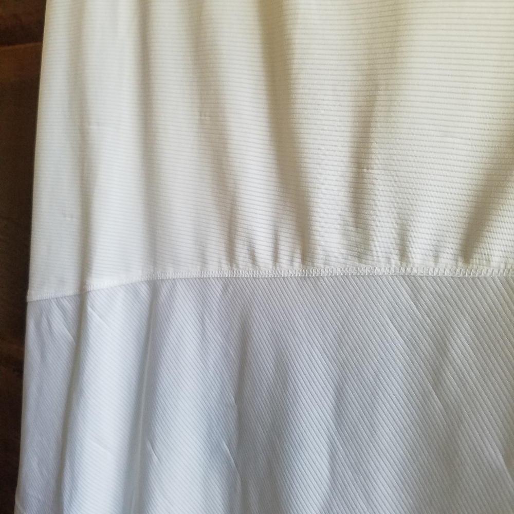 Mountain Hardwear Women's White Short Sleeve T-Shirt Spring Workout Tee Refresh - Picture 4 of 6